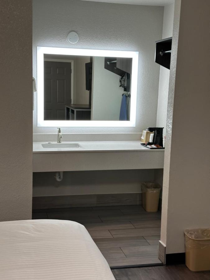 Sleepy Traveler Motel Wagoner Экстерьер фото