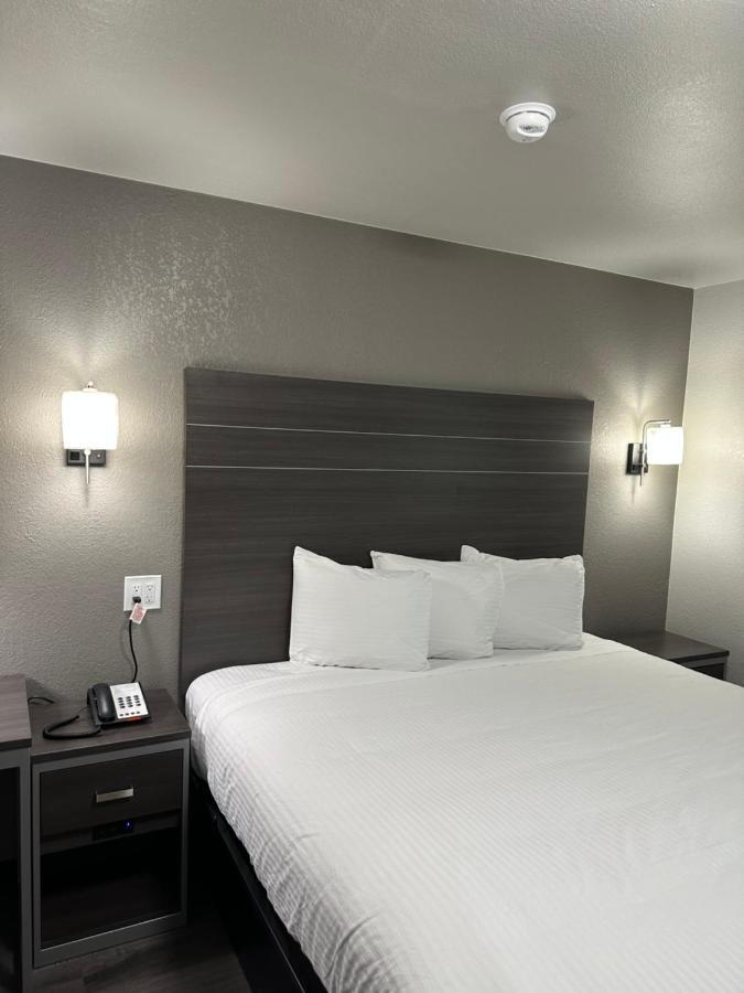 Sleepy Traveler Motel Wagoner Экстерьер фото