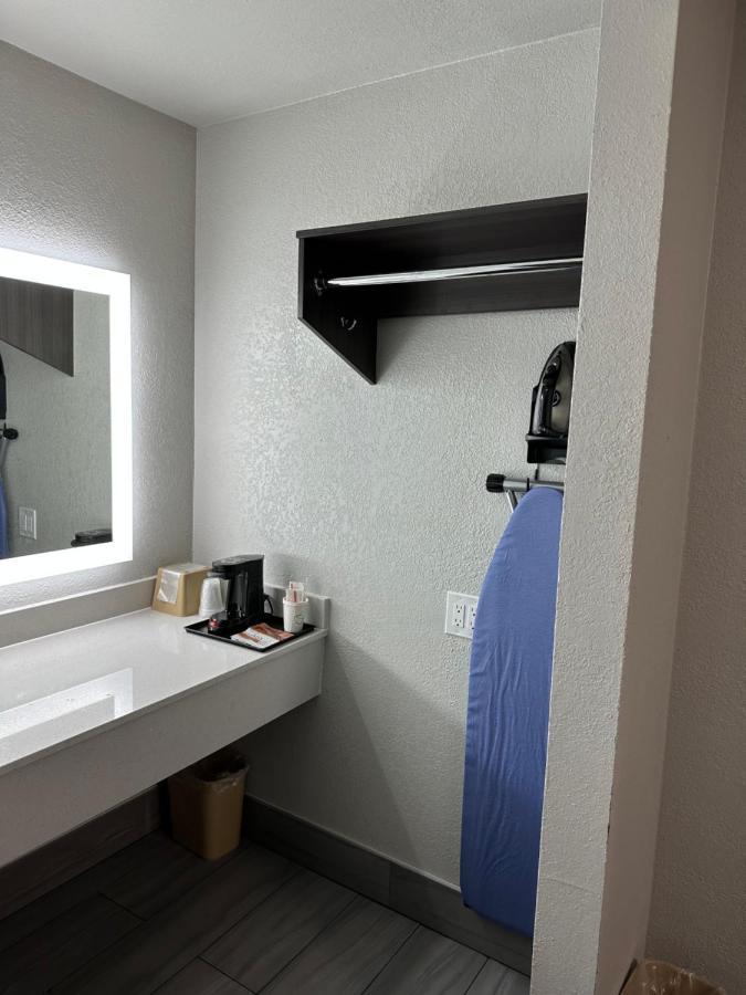 Sleepy Traveler Motel Wagoner Экстерьер фото